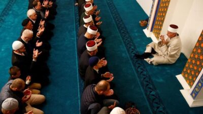 Tuntunan Rasulullah SAW dalam Menyusun Doa Setelah Sholat Tahajud