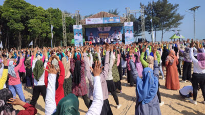 AMIN di Tuban, Ribuan Orang Siap Menangkan Senam Sehat Bareng Iya Juwita