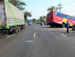 Pemotor Meninggal Setelah Ditabrak Bus Jaya Utama di Tuban