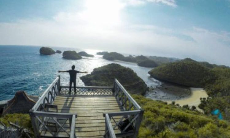 Pantai Kasap Pacitan: Keindahan Eksotis Menyerupai Raja Ampat