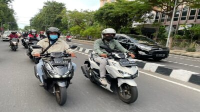 Pastikan Kondisi Ban Motor Sebelum Riding Saat Hujan demi Keamanan Terjamin