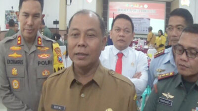 Bupati Jombang Memerintahkan Pencopotan Baliho Caleg yang Menyalahgunakan Fotonya