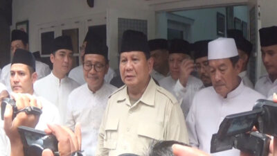 Usai Mengunjungi Tempat Ziarah, Calon Presiden Prabowo Mengadakan Pertemuan Rahasia dengan Ulama di Mataram