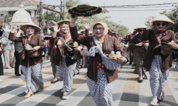 Potensi untuk Mencatat Rekor MURI dengan 1300 Penjual Jamu Gendong di Madiun