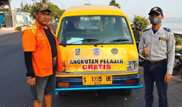 DLHP Tuban Memberikan Layanan Angkutan Gratis untuk Pelajar yang Mengalami Kecelakaan