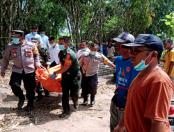 Jasad Lansia dengan Bekas Luka di Kepala Belakang Ditemukan oleh Warga Blitar di Sungai