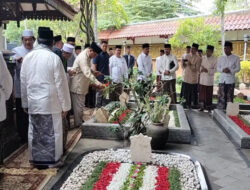 Prabowo Subianto Kunjungi Ponpes Tebuireng, Ziarah ke Makam KH Hasyim Asy’ari dan Gus Dur