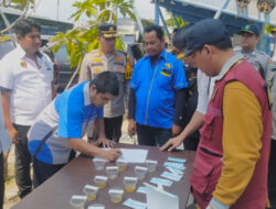 Polres Sampang Memeriksa Urine Sopir Bus di Terminal Trunojoyo Sebelum Libur Nataru