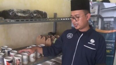 BLKK Al Adhim Jombang Dibanjiri Pesanan Pernak-pernik Souvenir Pemilu 2024