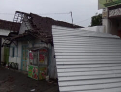 Terjangan Angin Puting Beliung Merusak Rumah dan Bangunan Sekolah di Madiun