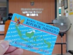 Warga Sumenep Khawatir KTP Sering Disalahgunakan sebagai Persyaratan