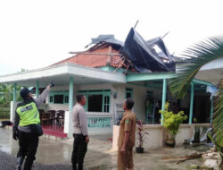 Hujan Deras Juga Rusak 54 Rumah di Sumenep serta Tiang Listrik