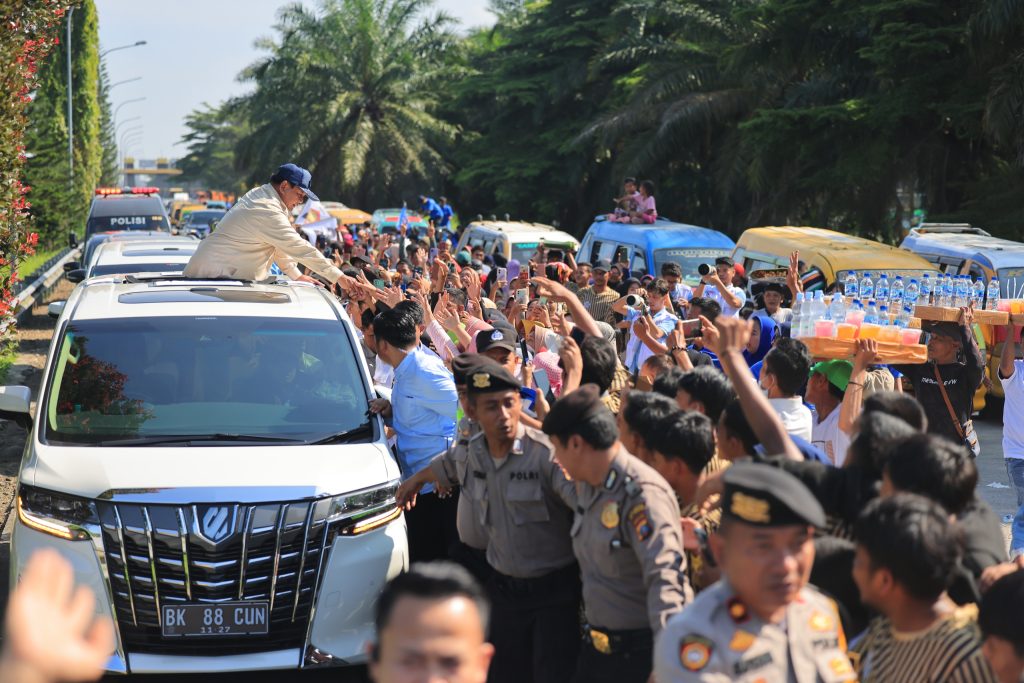 Ribuan Masyarakat Kepulauan Riau Bergembira Sambut Kedatangan Prabowo Subianto