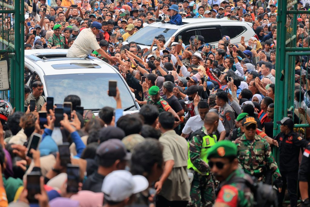 Ribuan Petani dan Peternak Bergembira Menyambut Kedatangan Prabowo di Sumedang