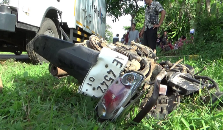 Remaja 13 Tahun Meninggal Setelah Terlibat Kecelakaan antara Motor dan Truk Box