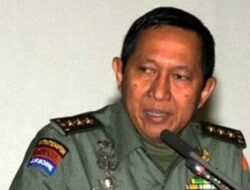 Bersama Saya, Letnan Jenderal TNI (Purn) Johannes Suryo Prabowo Melakukan Perjuangan