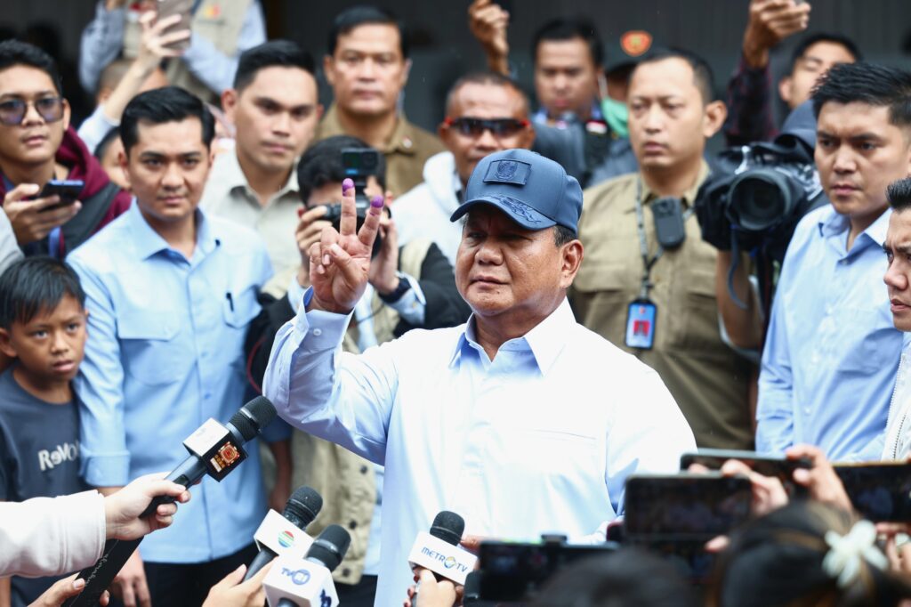 Prabowo Subianto Menggunakan Hak Pilihnya: Menjaga Ketertiban, Damai, dan Sejuk di TPS Sesuai Nurani