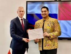 Menpora Dito Mengadakan Pertemuan dengan Menpora Rusia dan Menyerahkan Surat Pesan dari Prabowo Subianto kepada Putin