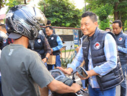 Polisi Tuban Berbagi Kebahagiaan di Bulan Ramadan dengan Membagikan Takjil dan Memberikan Edukasi tentang Bahaya Narkoba