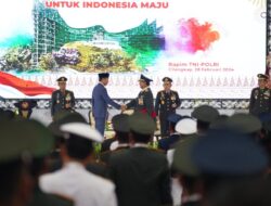 Presiden Jokowi Memberikan Gelar Jenderal Bintang 4 kepada Prabowo