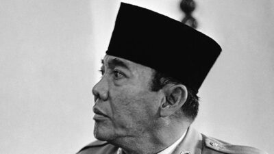 Kisah Soekarno Menyelamatkan Masjid Terbesar di Eropa dari Kerusakan