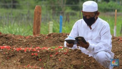 Doa Ziarah Kubur: Arab-Latin beserta Terjemahan