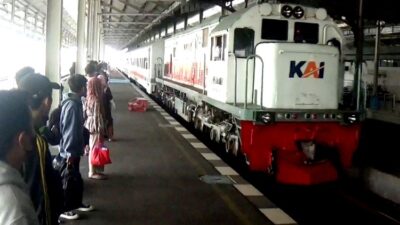 Prediksi Hari Ini di Stasiun Jombang, Puncak Arus Balik Diperkirakan Mencapai 2.000 Penumpang