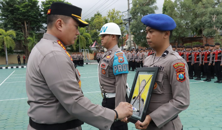 Dua Anggota Polresta Banyuwangi Dipecat Tidak Hormat karena Coreng Nama Polri