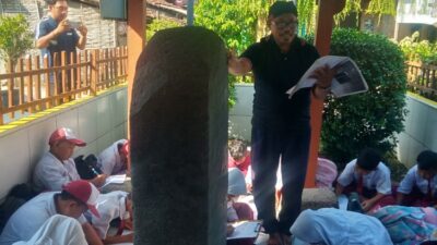 Siswa di Jombang Belajar Sejarah di Situs Prasasti Gurit Menjelang Hardiknas