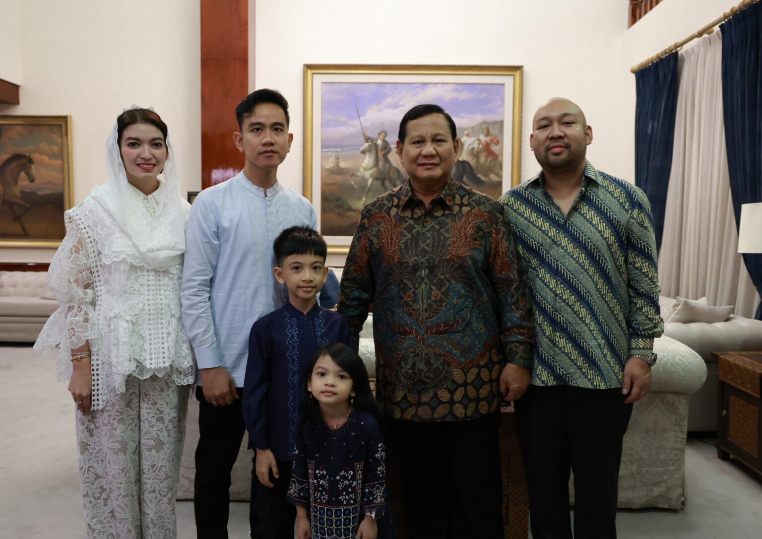 Eid al-Fitr 1445 H, Prabowo Subianto Holds Halal Bihalal Gathering with Gibran and Relatives in Kertanegara