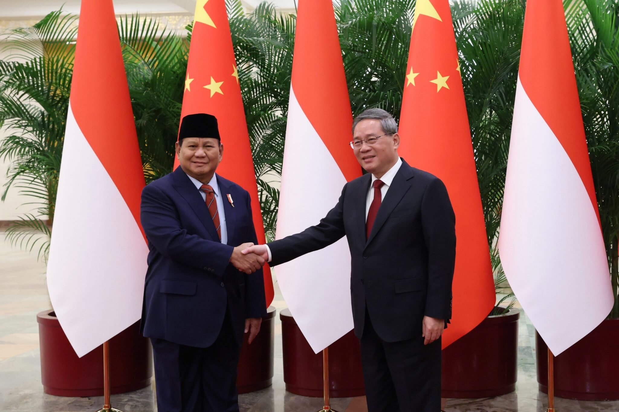 Prabowo Bahas Penguatan Kerja Sama RI-Tiongkok dengan PM Li Qiang