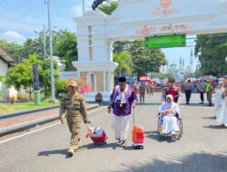 1.157 Calon Jemaah Haji Warga Tuban Dipersiapkan Menuju Asrama Haji Surabaya