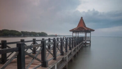 Mengenang Pantai Bentar: Destinasi Favorit yang Meninggalkan Kenangan Manis di Probolinggo