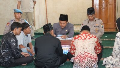 Pernikahan Tahanan Narkoba di Masjid Baiturahim Polres Kediri Kota