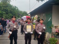 Briptu RDW Dikabarkan Meninggal karena Luka Bakar 96 Persen, Dimakamkan dengan Upacara Kedinasan di Rumah Duka