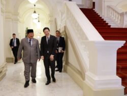 Prabowo Subianto Meets with Singapore’s New Prime Minister, Extends Congratulations and Talks Defense Cooperation