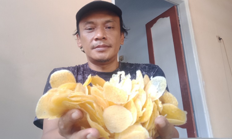 Warga Pulorejo Jombang Berhasil Produksi 50 Kg Emping Singkong Renyah dalam Sehari