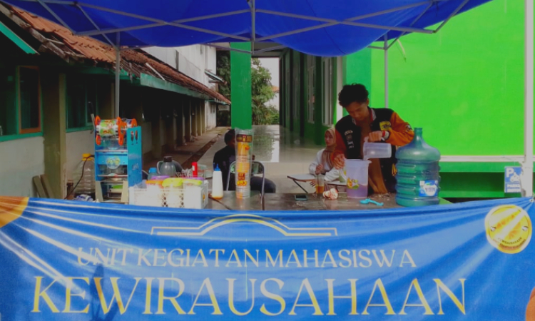 Mendirikan Lapak di Kampus: Strategi UKM Kewirausahaan UIJ untuk Membangun Kemandirian Finansial Organisasi