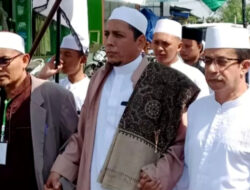 Politisi Partai Keadilan Sejahtera Menghadiri Peringatan Haul Bawang, Turut Serta dalam Tahlilan dan Berada di Barisan Terdepan