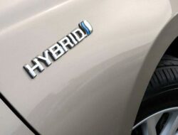 Inden Mobil Hybrid Toyota Baru, Prius Hybrid