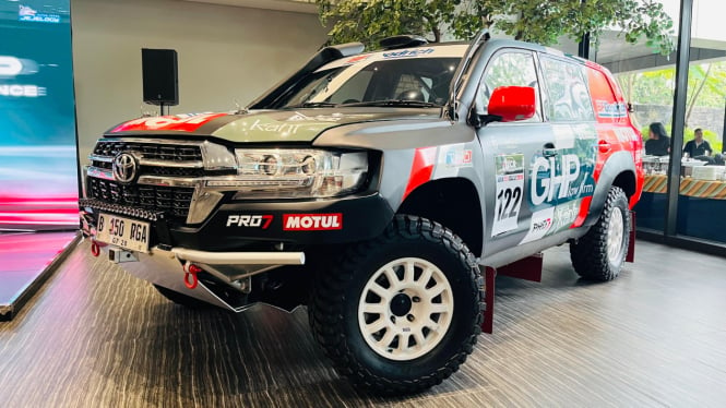 Julian Johan Memilih Toyota Land Cruiser sebagai Kendaraan Unggulan di AXCR 2024