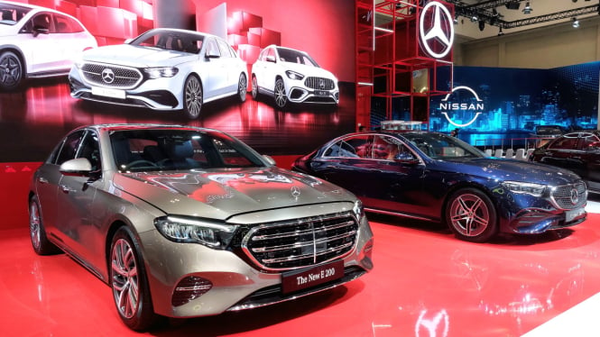 Mercedes-Benz Menghadirkan 4 Mobil Mewah untuk Pengunjung GIIAS 2024