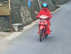 Emak-Emak di Banjarnegara Memakai Pakaian Merah dan Menjadi Viral di Media Sosial