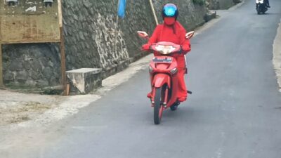 Emak-Emak di Banjarnegara Memakai Pakaian Merah dan Menjadi Viral di Media Sosial