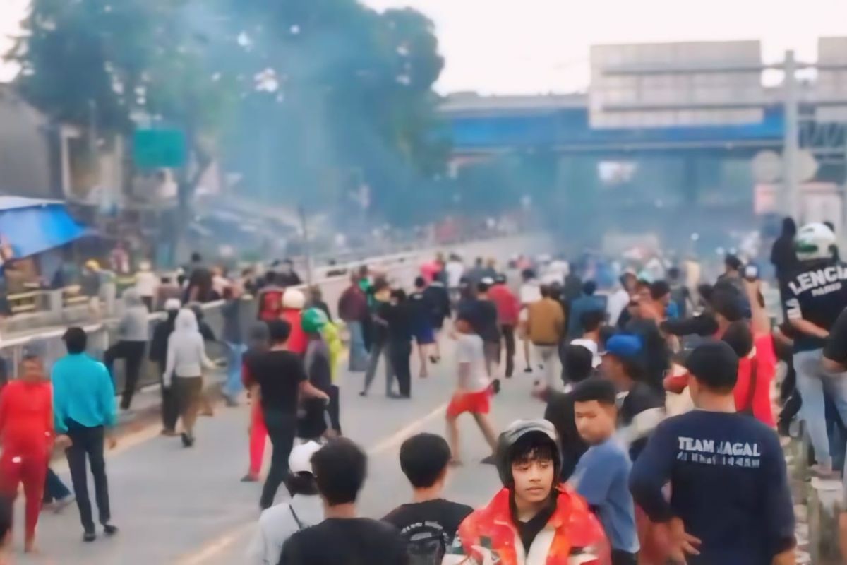 Polda Metro Jaya membentuk tim untuk menyelidiki kasus polisi yang disiram air keras