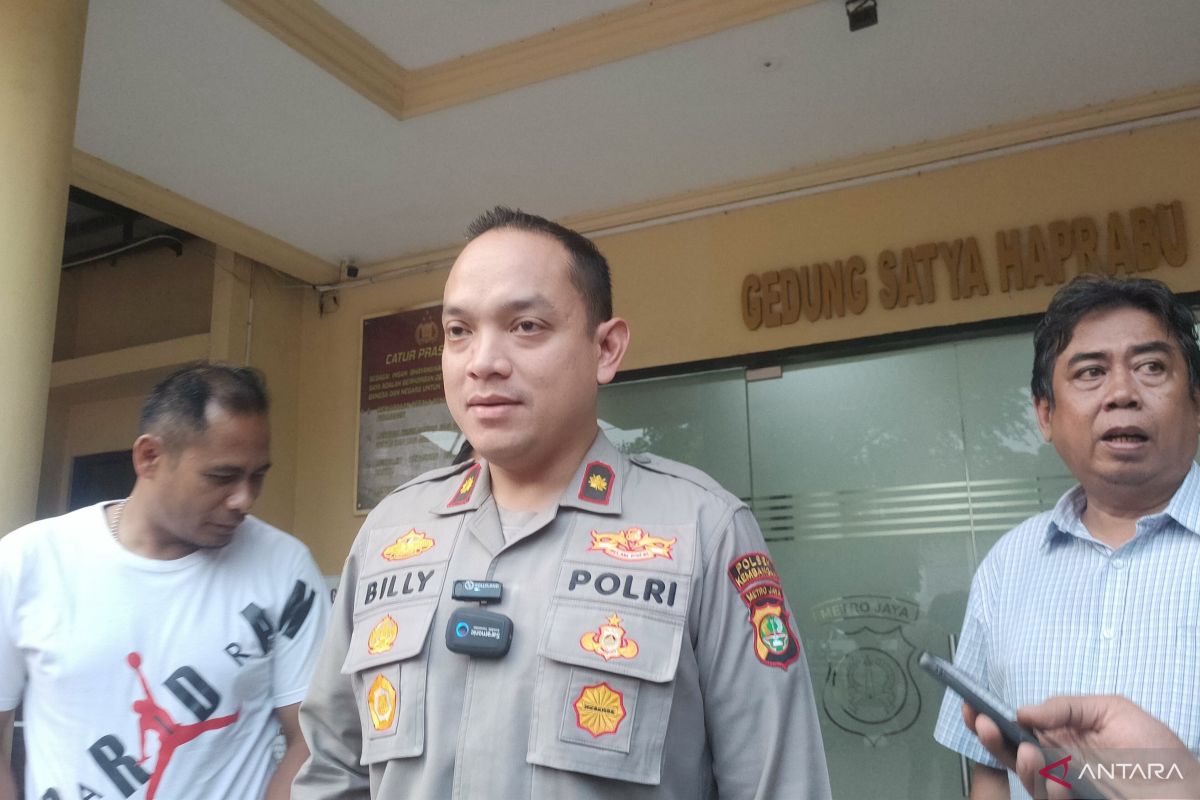 Polisi Menengahi Bentrokan Sengketa Tanah di Kembangan Jakbar