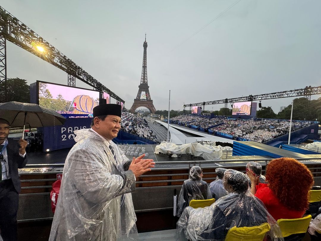 Prabowo Subianto Beri Semangat Kontingen Indonesia dengan Lambaikan Tangan di Opening Ceremony Olimpiade Paris 2024