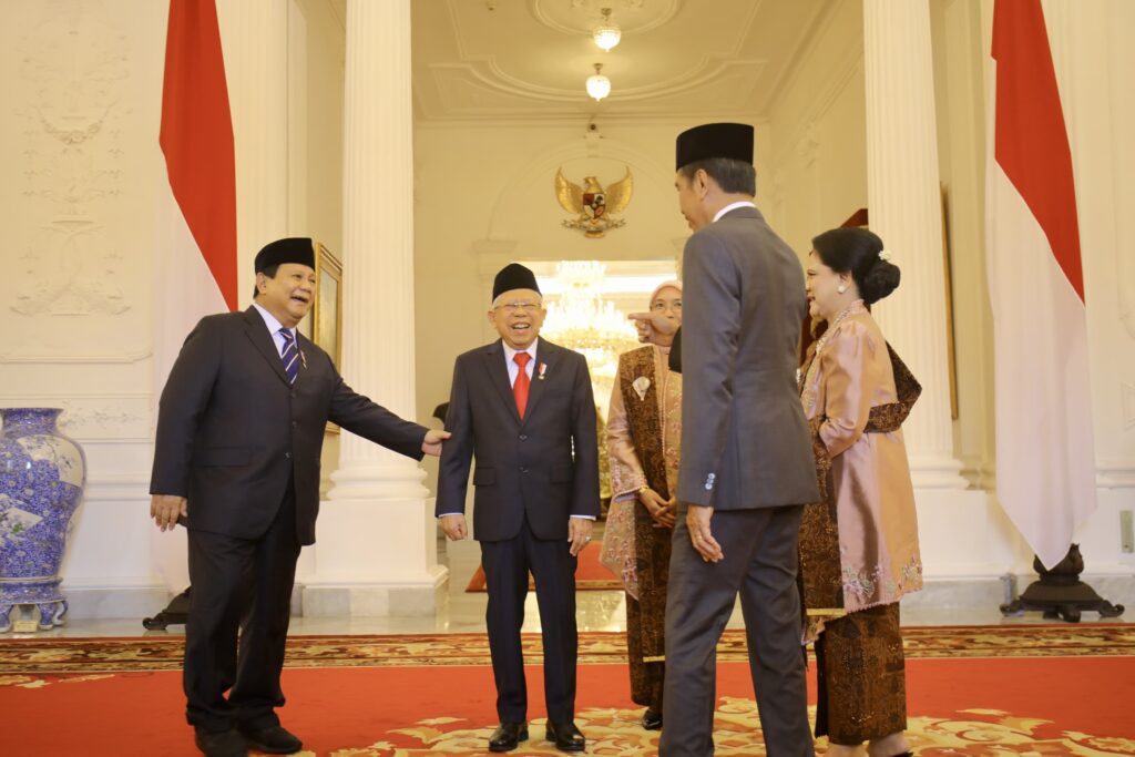 Intimate Moments Among Prabowo Subianto, Jokowi, and Ma’ruf Amin at the TNI-Polri Officer Oath Ceremony