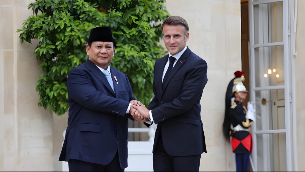 Prabowo Subianto Received with Honor Guard by Macron at the Élysée Palace