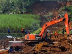 Pencarian Korban Longsor di Bumirejo Kabupaten Blitar Masih Berlanjut